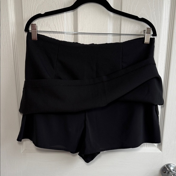 NWOT Abercrombie & Fitch Scarlett Mini Skort Black - Picture 5 of 6